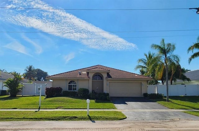 1 of 35 - 426 Se 3rd Pl, Dania, FL