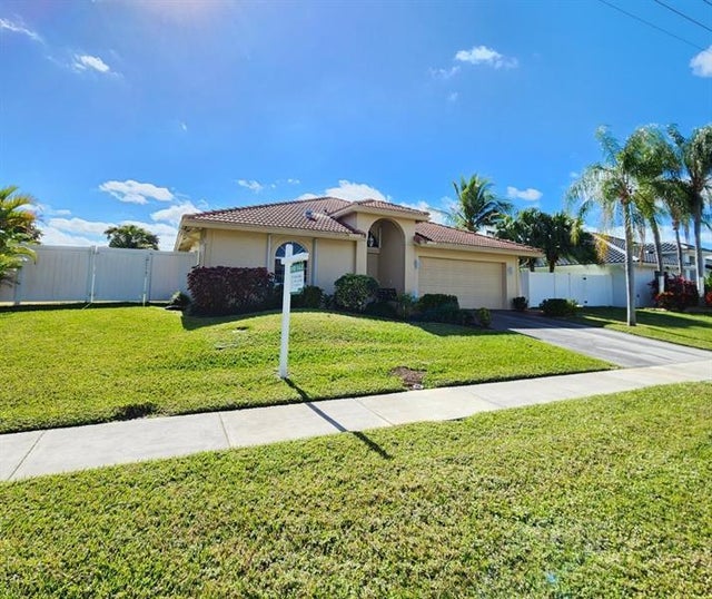 2 of 35 - 426 Se 3rd Pl, Dania, FL