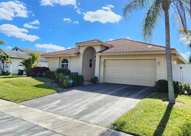 4 of 35 - 426 Se 3rd Pl, Dania, FL