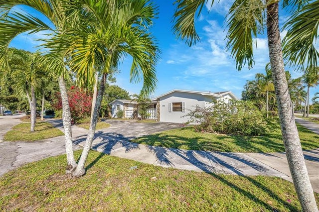 1 of 44 - 17355 Ne 7th Ave, Miami, FL