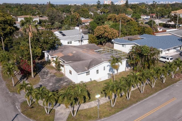 3 of 44 - 17355 Ne 7th Ave, Miami, FL