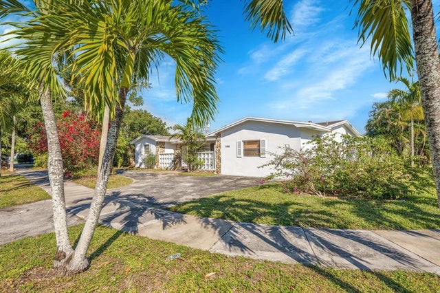 4 of 44 - 17355 Ne 7th Ave, Miami, FL