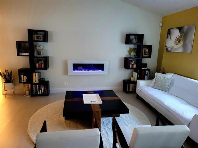 4 of 28 - 5261 Nw 87th Ave, Lauderhill, FL