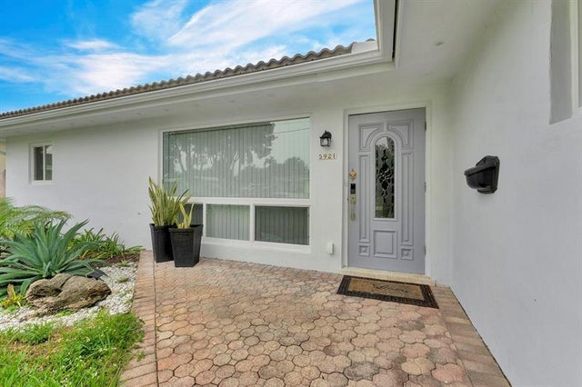 5 of 45 - 5921 Ne 15th Ave, Fort Lauderdale, FL