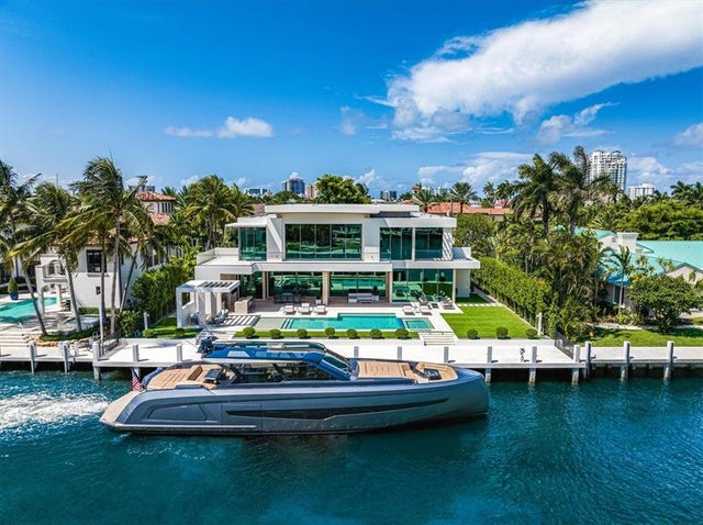 1 of 100 - 2560 Del Lago Dr, Fort Lauderdale, FL