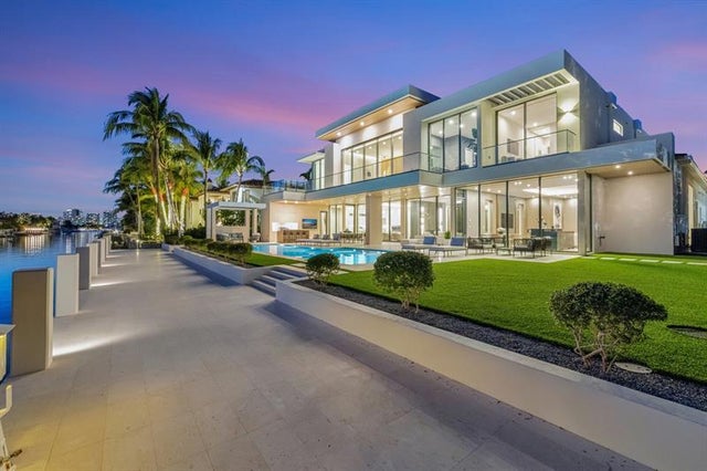2 of 100 - 2560 Del Lago Dr, Fort Lauderdale, FL
