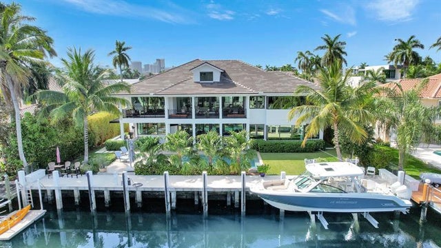 130 Nurmi Dr, Fort Lauderdale