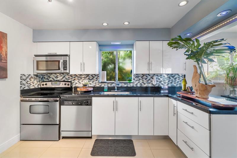 1322 Johnson St, Hollywood