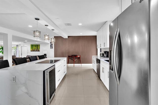4 of 53 - 5901 W Broward Blvd, Plantation, FL