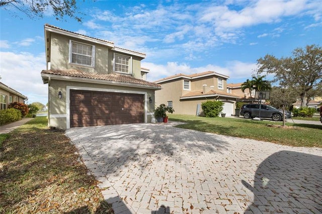 4 of 31 - 7139 Crescent Creek Way, Coconut Creek, FL