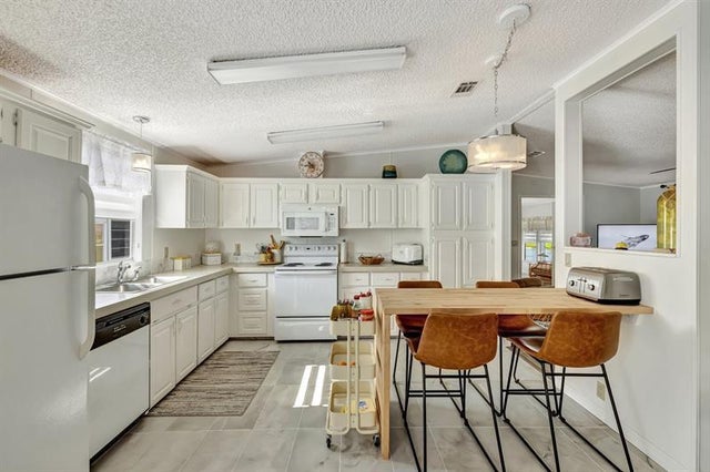4 of 16 - 6579 Spanish Lakes Blvd, Fort Pierce, FL