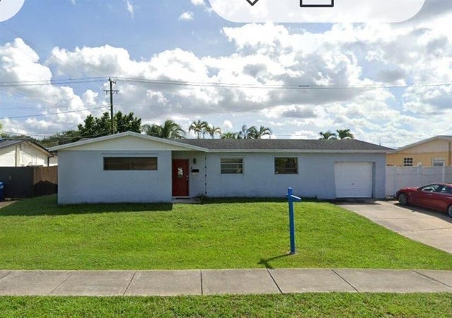 8310 Nw 172nd St, Hialeah