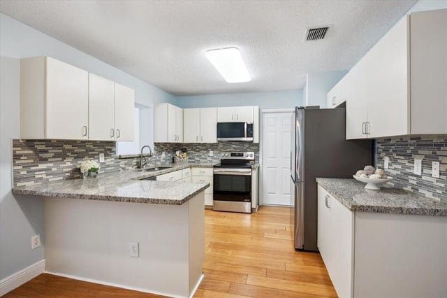 5 of 54 - 12100 Nw 27th Ct, Plantation, FL