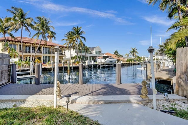2 of 24 - 4100 Bayview Dr, Fort Lauderdale, FL