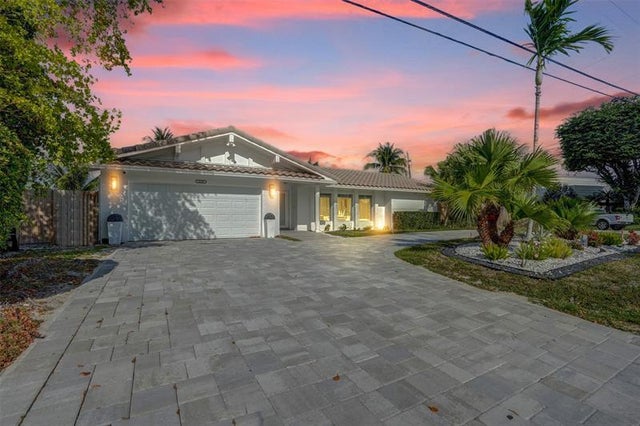 3 of 21 - 4100 Bayview Dr, Fort Lauderdale, FL