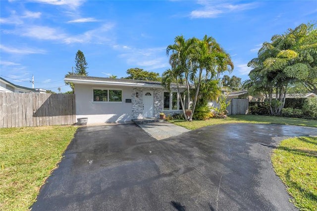 3 of 36 - 2021 Nw 32nd Ct, Oakland Park, FL