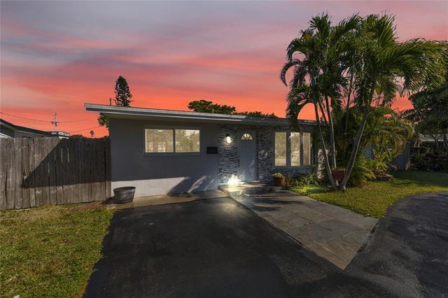 5 of 36 - 2021 Nw 32nd Ct, Oakland Park, FL