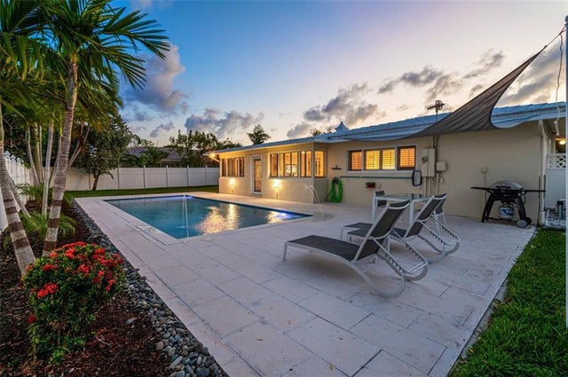 4 of 28 - 4220 Ne 26th Ter, Lighthouse Point, FL
