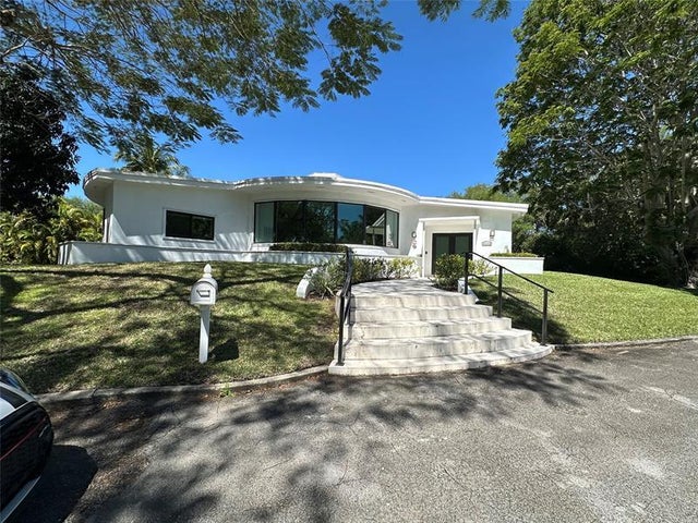 2 of 31 - 6205 Sw 108 St, Pinecrest, FL