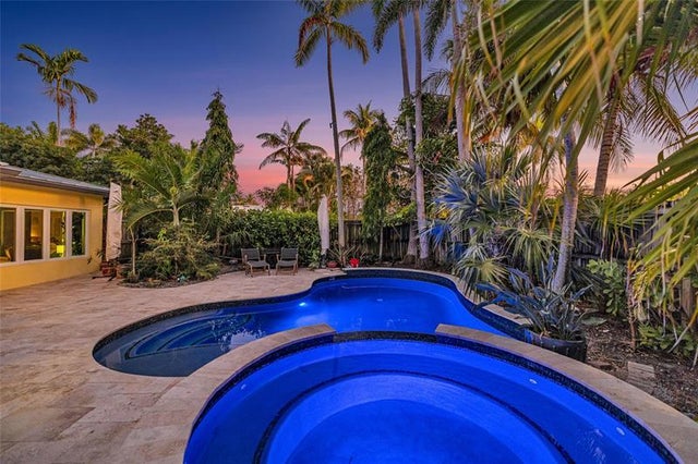 3 of 40 - 1600 Ne 16th St, Fort Lauderdale, FL