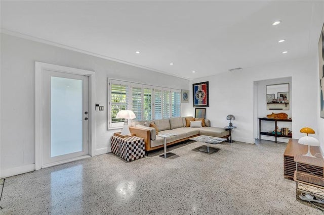 5 of 40 - 1600 Ne 16th St, Fort Lauderdale, FL
