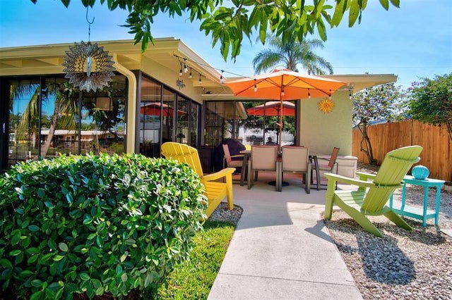 4 of 32 - 2555 Nassau Ln, Fort Lauderdale, FL