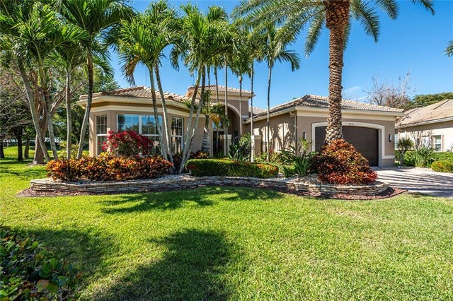 1 of 40 - 10576 Whitewind Cir, Boynton Beach, FL