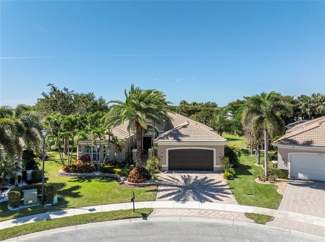 2 of 40 - 10576 Whitewind Cir, Boynton Beach, FL