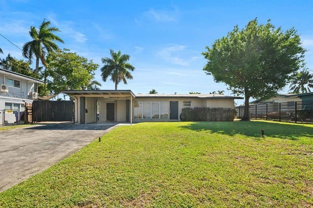 3 of 35 - 2624 Okeechobee Ln, Fort Lauderdale, FL