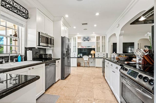 5 of 39 - 710 Ne 16th Ave, Fort Lauderdale, FL