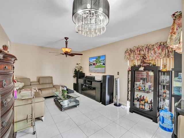 4 of 12 - 4224 Nw 56th Dr, Coconut Creek, FL