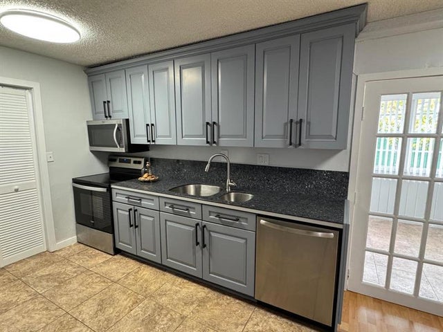 3 of 51 - 6100 Ne 4th Ave, Fort Lauderdale, FL