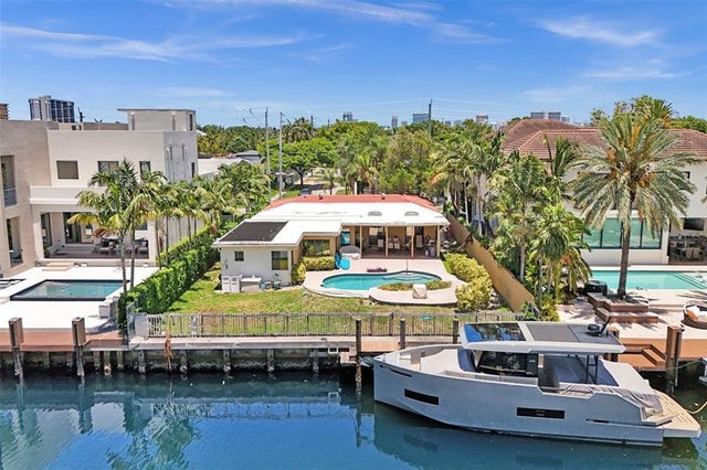 1 of 32 - 12900 N Bayshore Dr, North Miami, FL