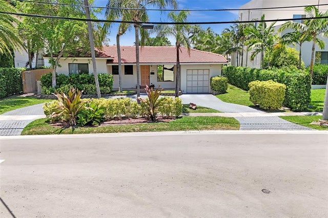 3 of 32 - 12900 N Bayshore Dr, North Miami, FL