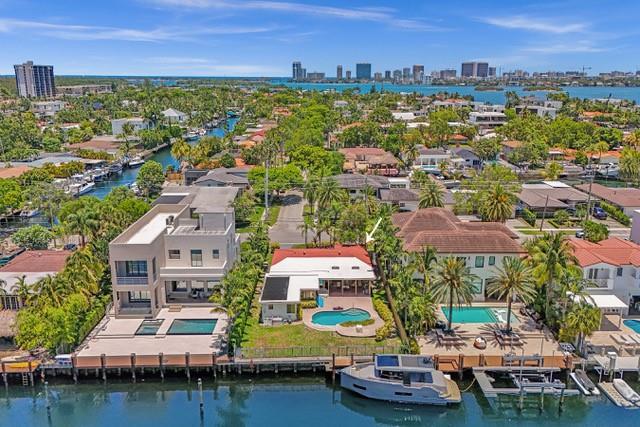 4 of 32 - 12900 N Bayshore Dr, North Miami, FL