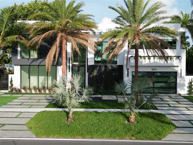 2 of 92 - 5001 Ne 27th Ave, Lighthouse Point, FL