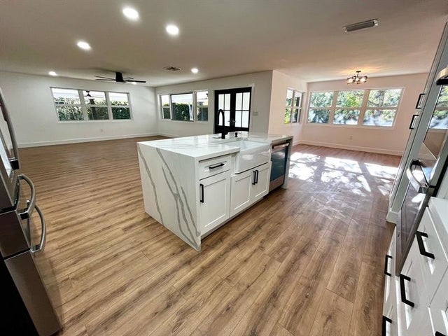 4 of 33 - 216 Bayberry Dr, Plantation, FL