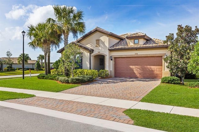 1 of 24 - 239 Se Courances Dr, Port St. Lucie, FL