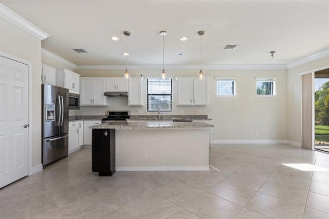 4 of 24 - 239 Se Courances Dr, Port St. Lucie, FL