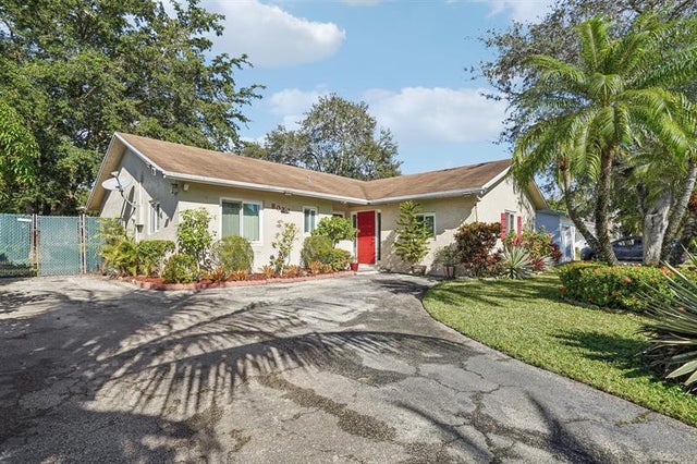 1 of 48 - 8021 Nw 47th Ct, Fort Lauderdale, FL