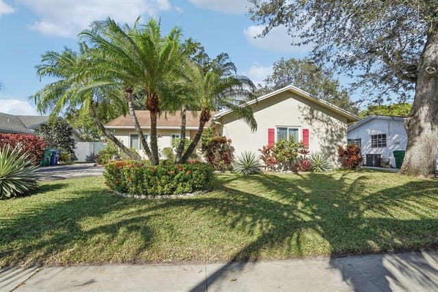 3 of 48 - 8021 Nw 47th Ct, Fort Lauderdale, FL