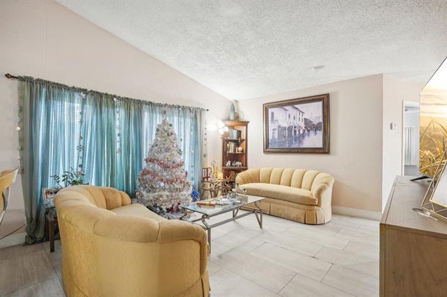 5 of 48 - 8021 Nw 47th Ct, Fort Lauderdale, FL