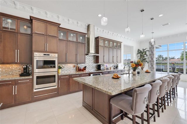 2 of 39 - 5700 N Sterling Ranch Dr, Davie, FL
