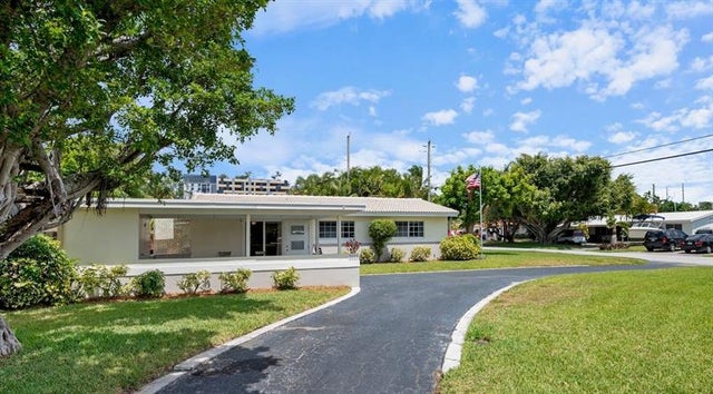 2 of 34 - 2113 Ne 29th Ct, Fort Lauderdale, FL