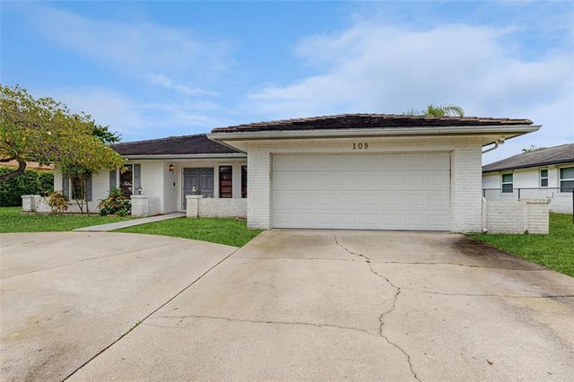 2 of 31 - 109 Rivera Ave, Royal Palm Beach, FL