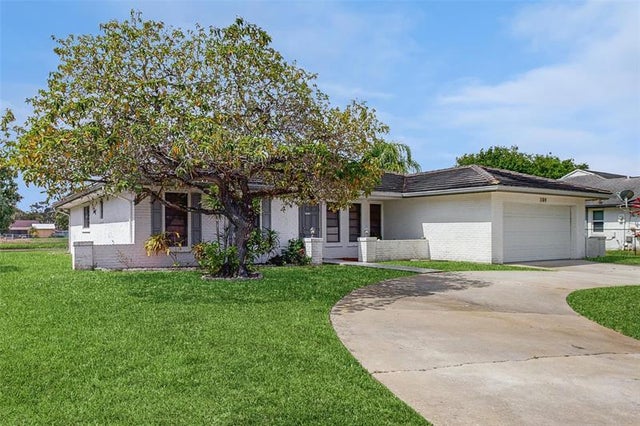 3 of 31 - 109 Rivera Ave, Royal Palm Beach, FL
