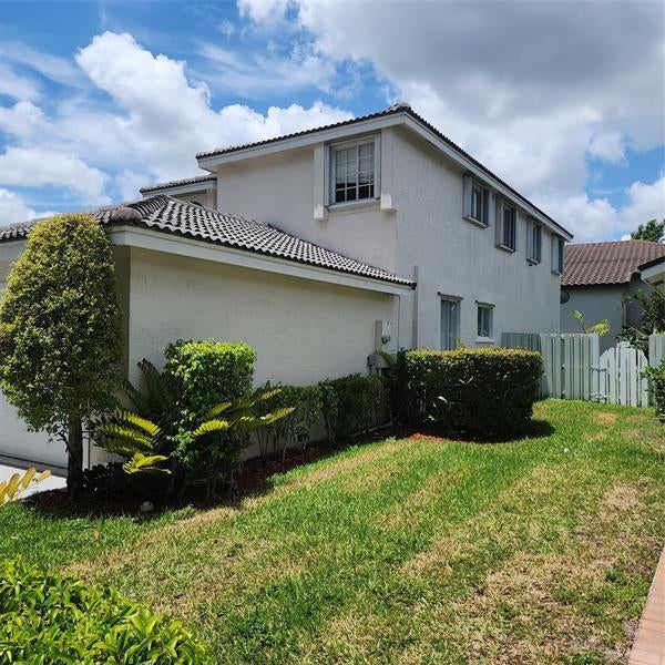 3 of 23 - 17686 Sw 10th St, Pembroke Pines, FL