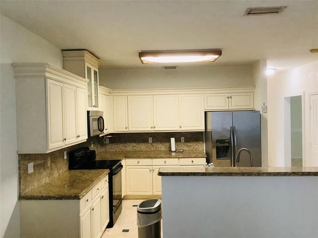 5 of 23 - 17686 Sw 10th St, Pembroke Pines, FL