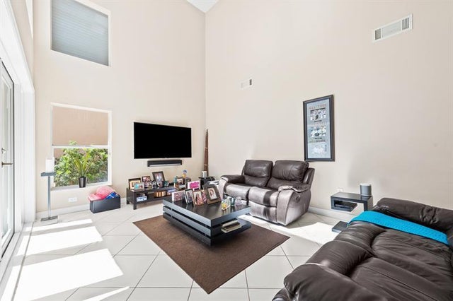 5 of 37 - 975 Weeping Willow Way, Hollywood, FL