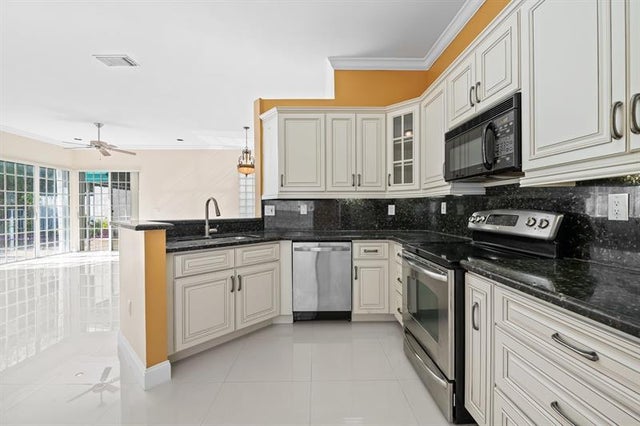 4 of 26 - 1630 Sweetbay Way, Hollywood, FL